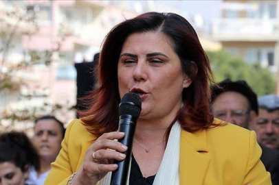 Özlem Çercioğlu CHP'den istifa etti! Özgür Özel konuşurken duyurdu...