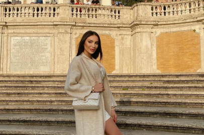 Tuğçe Aral, canlı yayında taciz mesajlarını ifşa etti