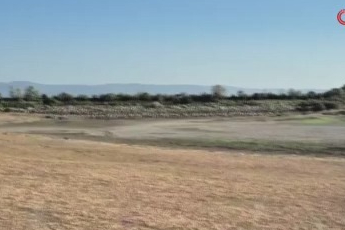 Bursa'da 43 yıldır sulama yapan göl adeta çöle döndü!