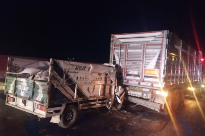 Konya'da kamyonet tıra arkadan çarptı: 1 ağır yaralı