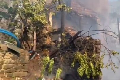 Tekirdağ’da metruk evde çıkan yangın bitişiğindeki eve sıçradı