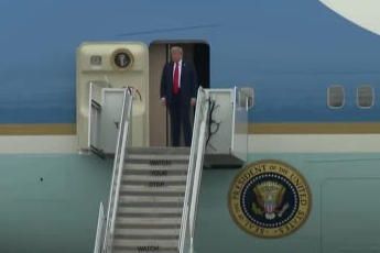 Trump, Alaska'da Putin'i karşıladı