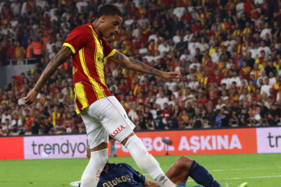 Fenerbahçe puan kaybıyla başladı