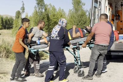 Aksaray'da virajı alamayan kamyonet takla attı: 2 yaralı