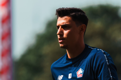 Berke Özer, Lille formasıyla ilk maçına çıktı