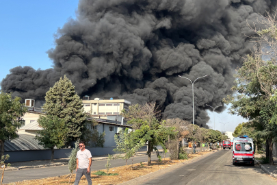 Gaziantep'te geri dönüşüm tesisinde büyük yangın