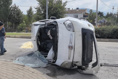 Bursa'da korkunç kaza! Kontrolden çıkan araç taklalar attı: Yaralılar var...