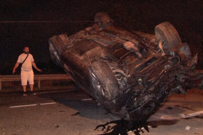 İstanbul'da hurdaya dönen cipten burunları kanamadan çıktılar