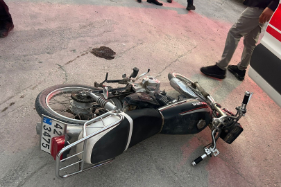 Konya Karapınar'da motosiklet otomobille çarpıştı: 2 yaralı