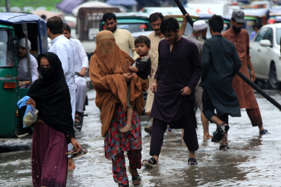 Pakistan’daki sel ve heyelanlarda can kaybı 674’e yükseldi