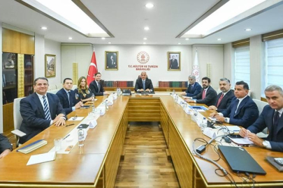 Bakan Ersoy açıkladı: Spotify, Türkiye'de ofis açıyor!