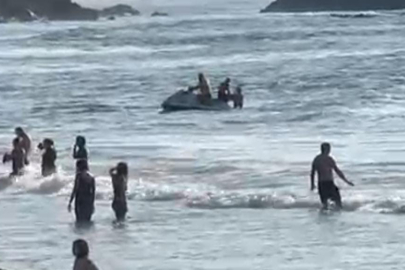 Bartın'da denize giren vatandaş boğulmaktan son anda kurtarıldı