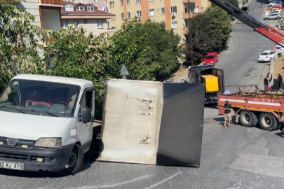 İstanbul Ümraniye’de jeneratör yüklü kamyon kaza yaptı