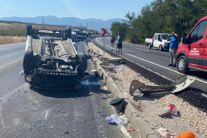 Manisa'da takla atan araç sürücüsü yaralandı