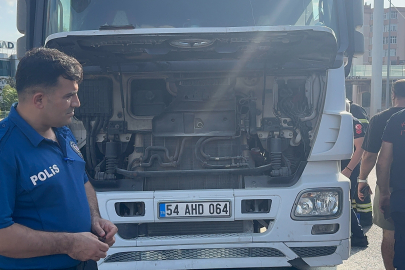 Kocaeli'de seyir halindeki tırda yangın korkusu