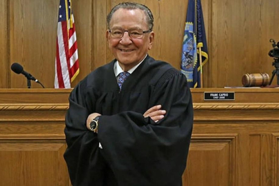 'Babacan yargıç' Frank Caprio hayatını kaybetti