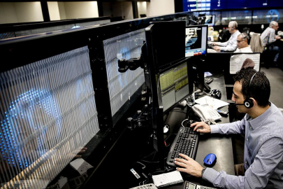 Borsa haftanın son işlem gününe rekorla başladı