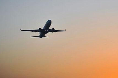 İran batı hava sahasını geçici olarak kapattı