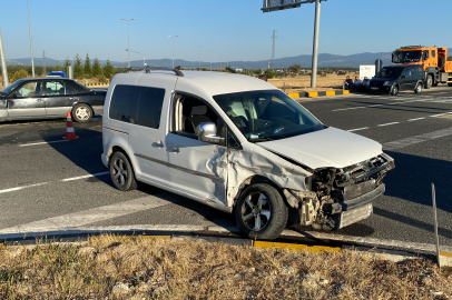 Kastamonu’da hafif ticari araç ile otomobil çarpıştı