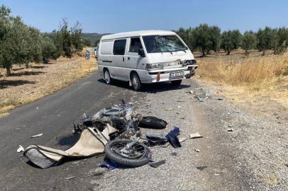 Manisa’da motosiklet araçla kafa kafaya çarpıştı: 1 ölü