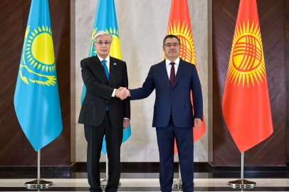 Tokayev’den Kırgız mevkidaşı Caparov’a "Altın Kartal" devlet nişanı