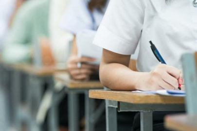 Üniversitede çaycı olarak işe başladı! Genel sekreter oldu...