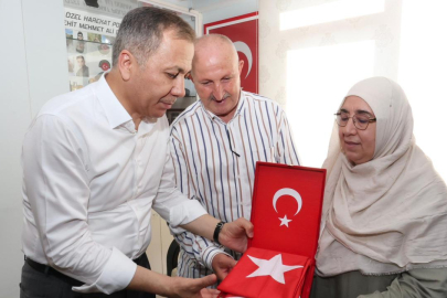 Bakan Yerlikaya, şehit polis Doğan'ın ailesini ziyaret etti