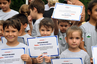 Bursa Osmangazi’de minikler yaz tatilinde yüzmeyi öğrendi