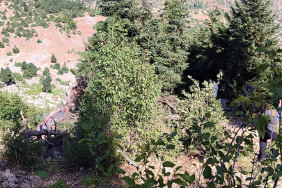 Adana'da otomobil uçuruma yuvarlandı: 2 ölü