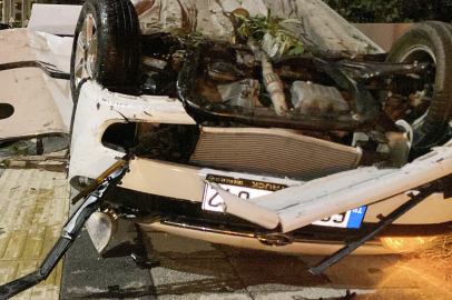 Aksaray'da "Türk polisinden kaçılmaz" deyip defalarca kaçan sürücü kaza yaptı