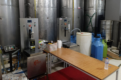 Balıkesir Edremit’te taklit ve tağşiş 15 bin 365 litre zeytinyağı ele geçirildi