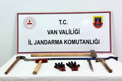Van'da kaçak kazı yapan 3 kişi yakalandı