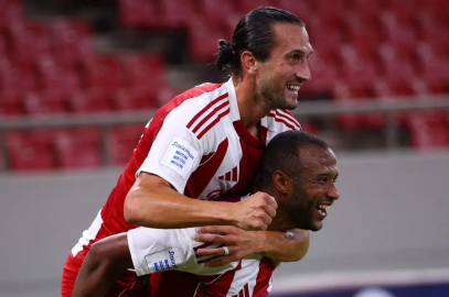 Yunanistan, Yusuf Yazıcı'nın golünü konuşuyor