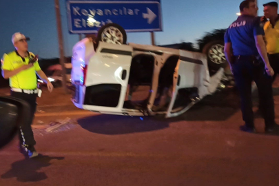 Bingöl’de hafif ticari araç ters döndü: 1 yaralı