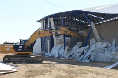 Bursa Nilüfer Akçalar’da 2 kaçak yapı yıkıldı