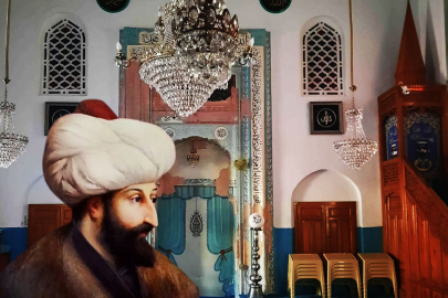 Fatih Sultan Mehmet zamanında yapılmıştı: Bursa'daki tarihi caminin mihrabı dökülüyor!