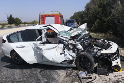 Konya'da otomobil kamyonetle çarpıştı: 1 ölü, 5 yaralı