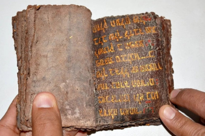 Lut Gölü’nde tarihi keşif! Bin 900 yıllık aramice yazıt bulundu...