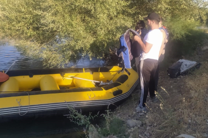 Muş’ta 3 kişi nehrin ortasında mahsur kaldı