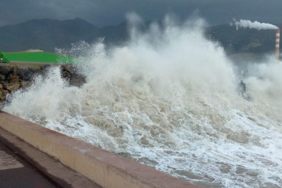 Sakarya ve Düzce'de kırmızı bayrak alarmı: Denize girişler yasak