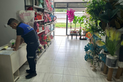 Bursa İnegöl’de zabıta çiçekçileri mercek altına aldı