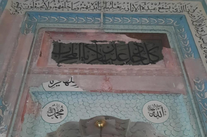 Bursa'da Bezzaz Cami dökülüyor! Yıllardır onarılmayı bekliyor...