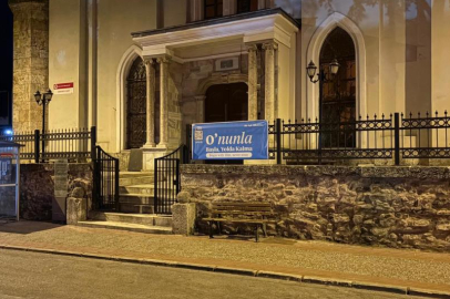 Bursa'da dikkat çeken pankartlar! 'Kim o?'