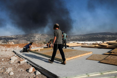Filistin topraklarını gasbeden İsrailliler, Batı Şeria'da 300 koyun çaldı