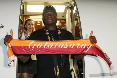 Yeni transfer gece yarısı İstanbul'a geldi, "Türkiye'nin en büyük takımı" vurgusu yaptı