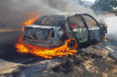 Balıkesir'de araç yangını ormana sıçramadan söndürüldü
