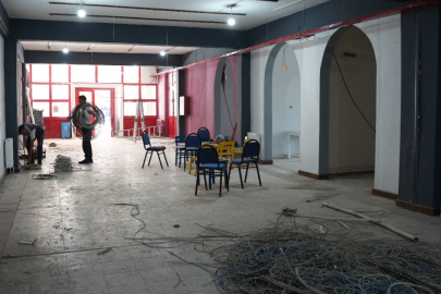 Balıkesir Sındırgı'da depremzede esnaflar için konteyner çarşı kuruluyor