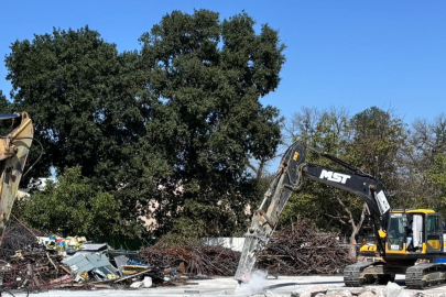 Bursa Alaaddinbey’de kaçak yapılara temelden müdahale