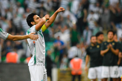 Bursaspor kaptanıyla güldü!