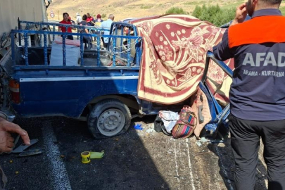 Hakkari-Van yolunda katliam gibi kaza! 4 ölü, 2 yaralı